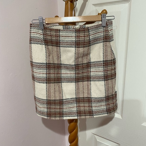 H&M Dresses & Skirts - NWOT H&M Plaid Skirt